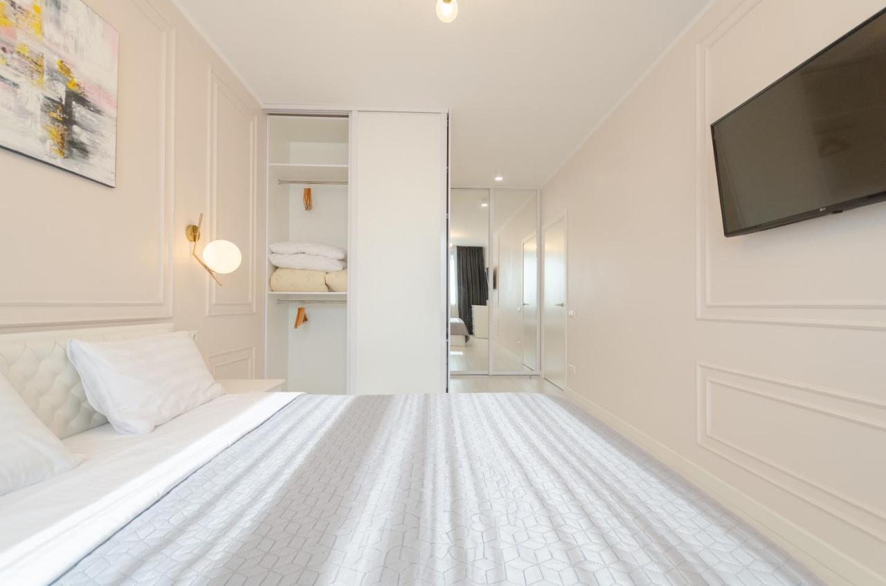 Petrovdom 13-141 In Rc New York Concept House With Bathroom Kyiv Exterior photo