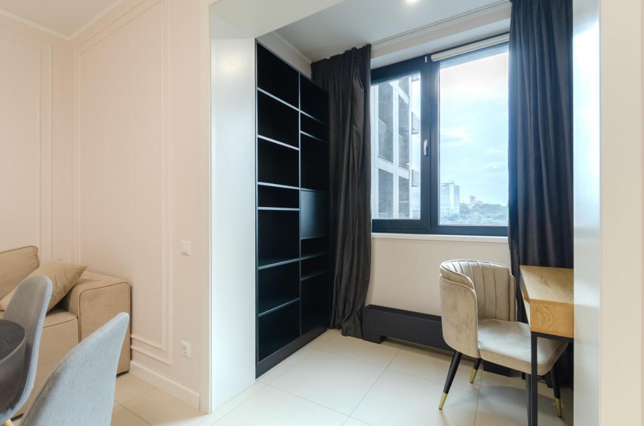 Petrovdom 13-141 In Rc New York Concept House With Bathroom Kyiv Exterior photo