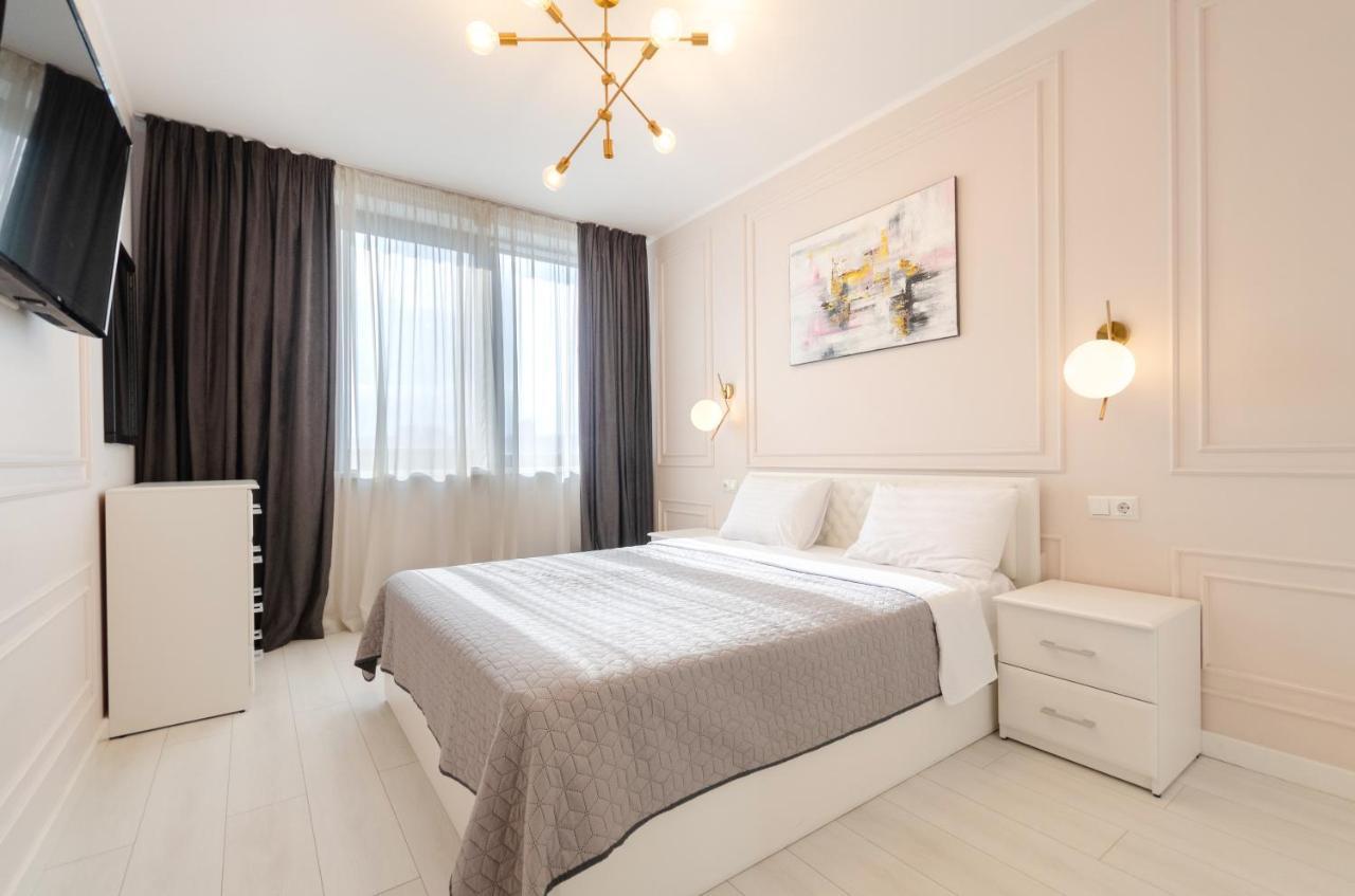 Petrovdom 13-141 In Rc New York Concept House With Bathroom Kyiv Exterior photo